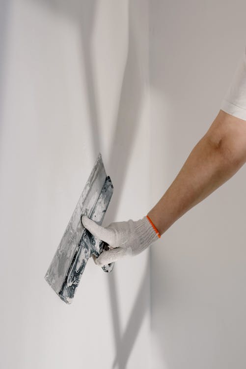 Professional painter at work